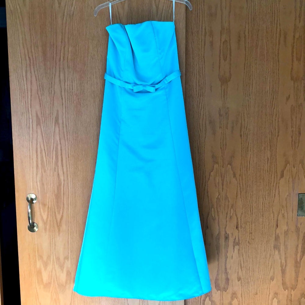 Strapless gown.